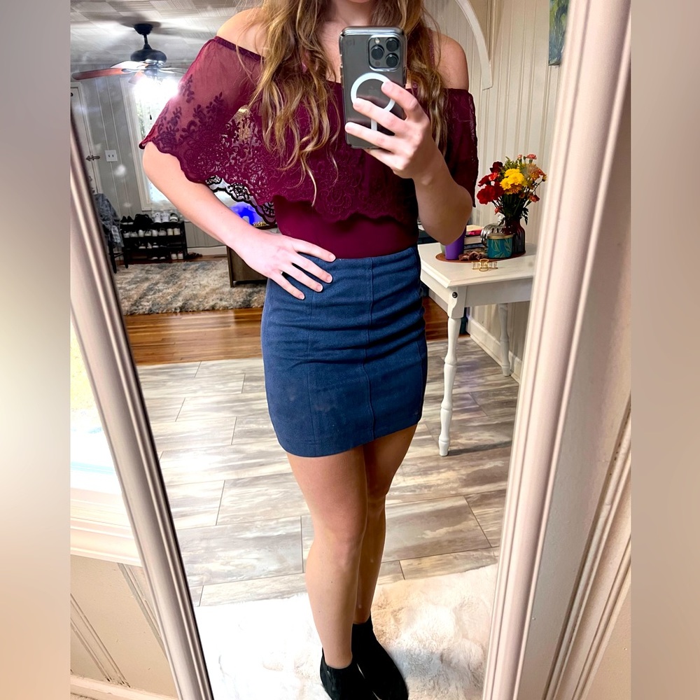 Boutique: maroon, laced, crop-top